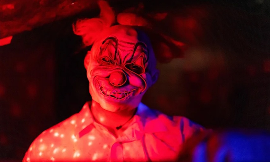 Image 5: Thrilling 30-Minute Haunted Adventure Awaits up to 8 People 