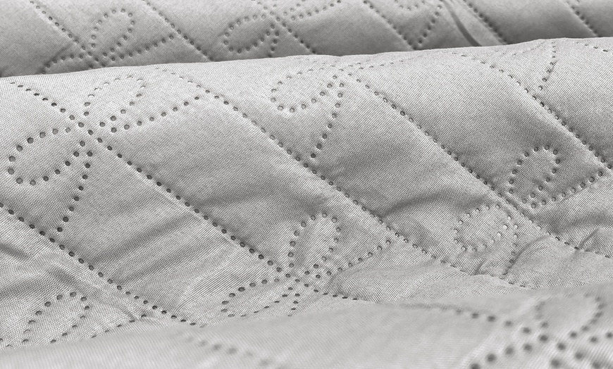 Image 6: Couvre-lit double matelassé avec motif nœud papillon