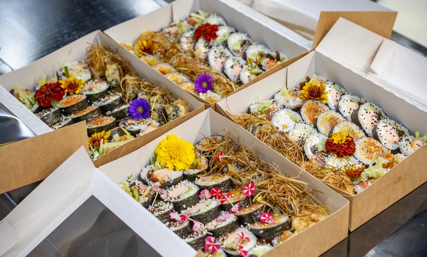 Image 5: Zestawy sushi: Hakuto, wegetariański lub pieczony do wyboru