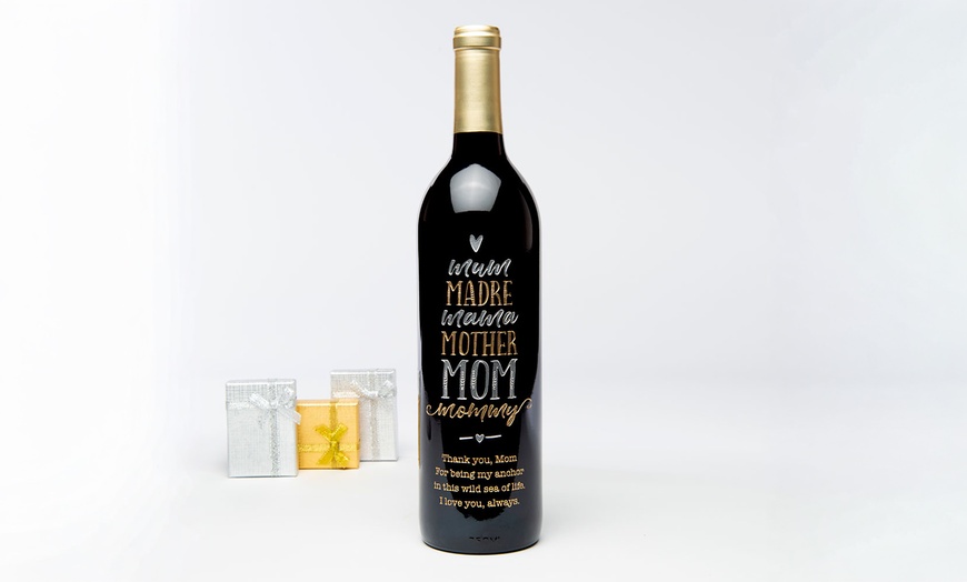 Image 4: Mother's Day Personalized Wine Gift: Custom Etched Wine Bottles & Gift Sets from Etchedwine