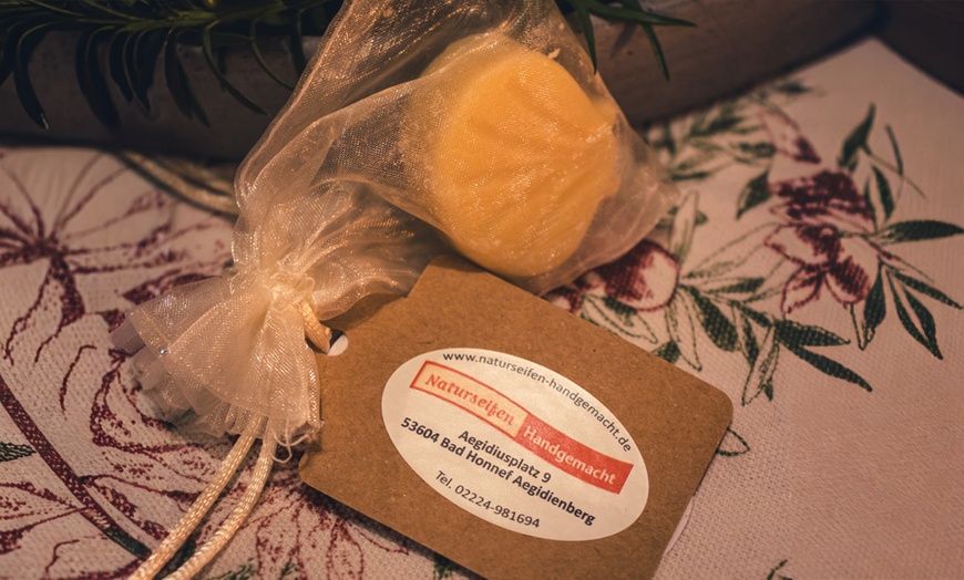 Image 12: Weihnachtsgeschenkbox mit exklusiven handgemachten Überraschungen