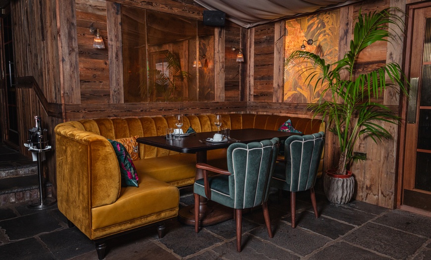 Image 6: The Crazy Bear | Thai 12-Plate & Drinks | Beaconsfield & Stadhampton