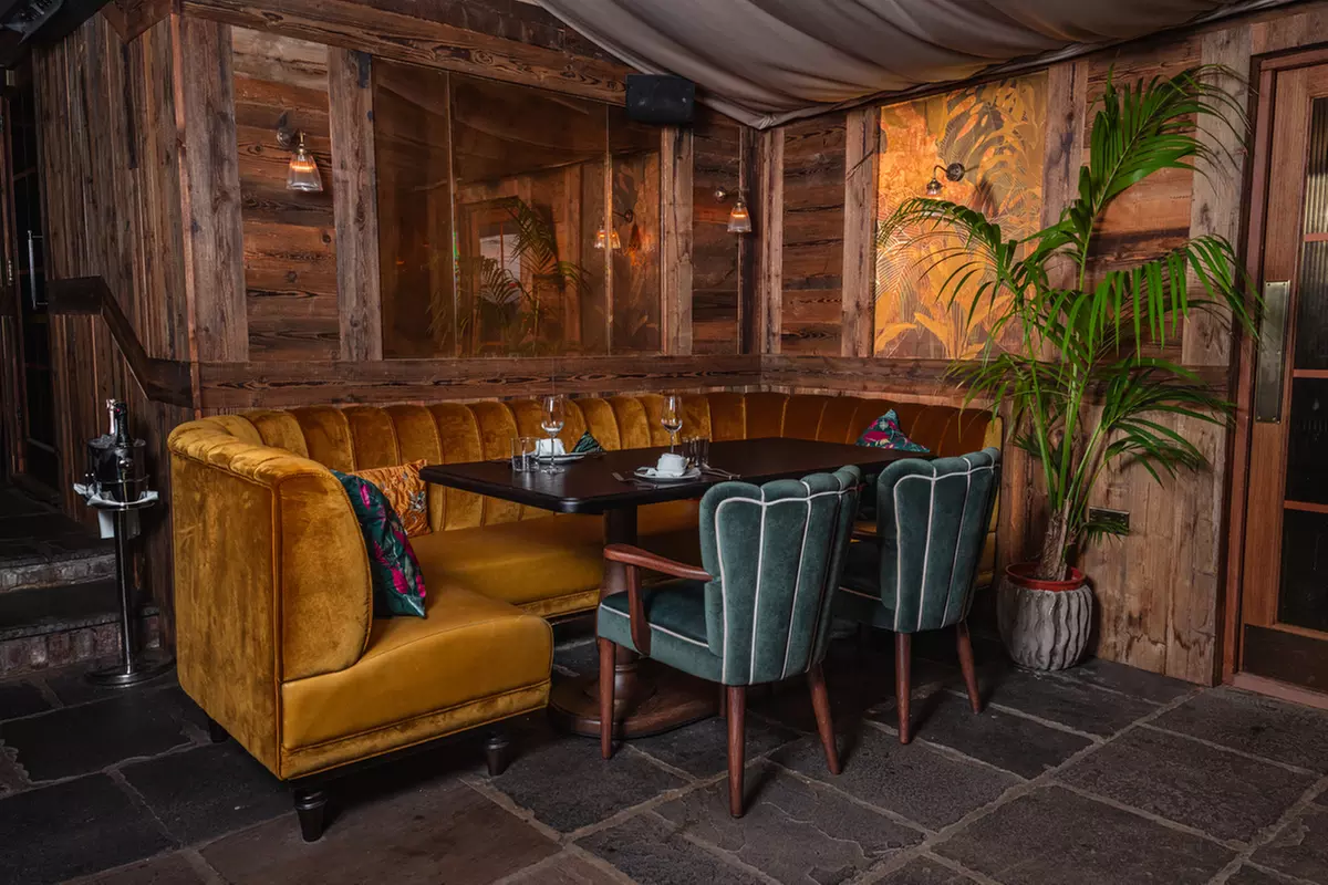 The Crazy Bear | Thai 12-Plate & Drinks | Beaconsfield & Stadhampton