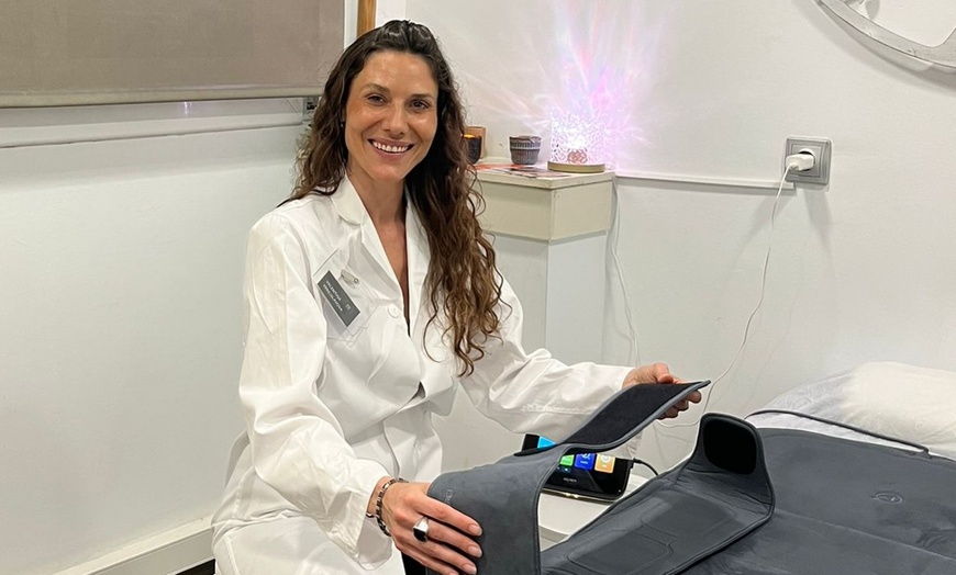 Image 5: Tratamiento reafirmante inyectado en tercio superior para 1 persona