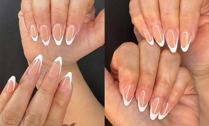 Image 5: Perfect Nails with Acrylic Design Manicure at Williams
