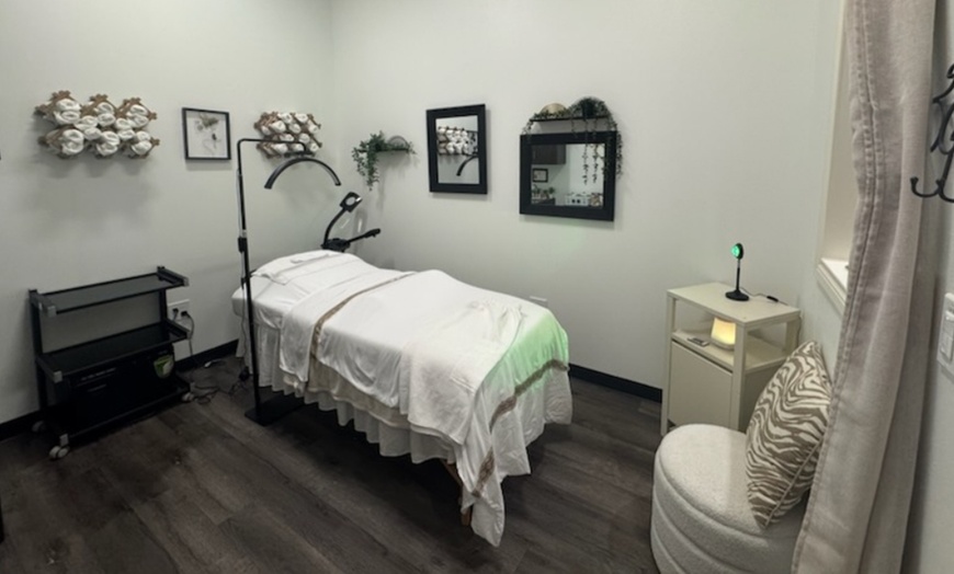 Image 4: 1, 3, or 5 Sessions of 30 Minutes Brazilian Waxing for Smooth Skin 