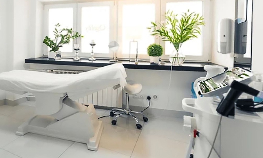 Image 2: Up to 37% Off on PRP  Facelift at Purest Aesthetic Clinic