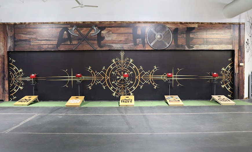 Image 5: Join the 1-Hour Axe Throwing Fun for One or Two, or Four