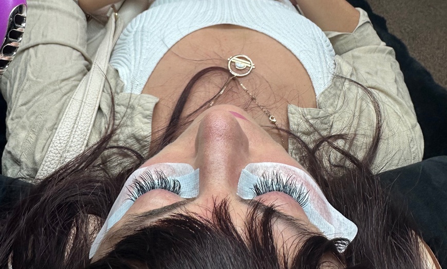 Image 5: Elevate w/ Classic Eyelash Extension w/ Optional 1 Touch Up in 2 Weeks