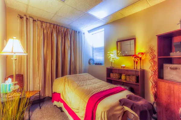 1 or 2 60,75, or 90-Min Fascia Melting,Swedish or Therapeutic Massage