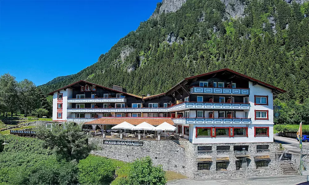 Allgäu: 2–7 nocy dla 2 osób w pokoju dwuosobowym z opcją All Inclusive i strefą wellness w Familotel Bavaria Pfronten 4* - Primary Image