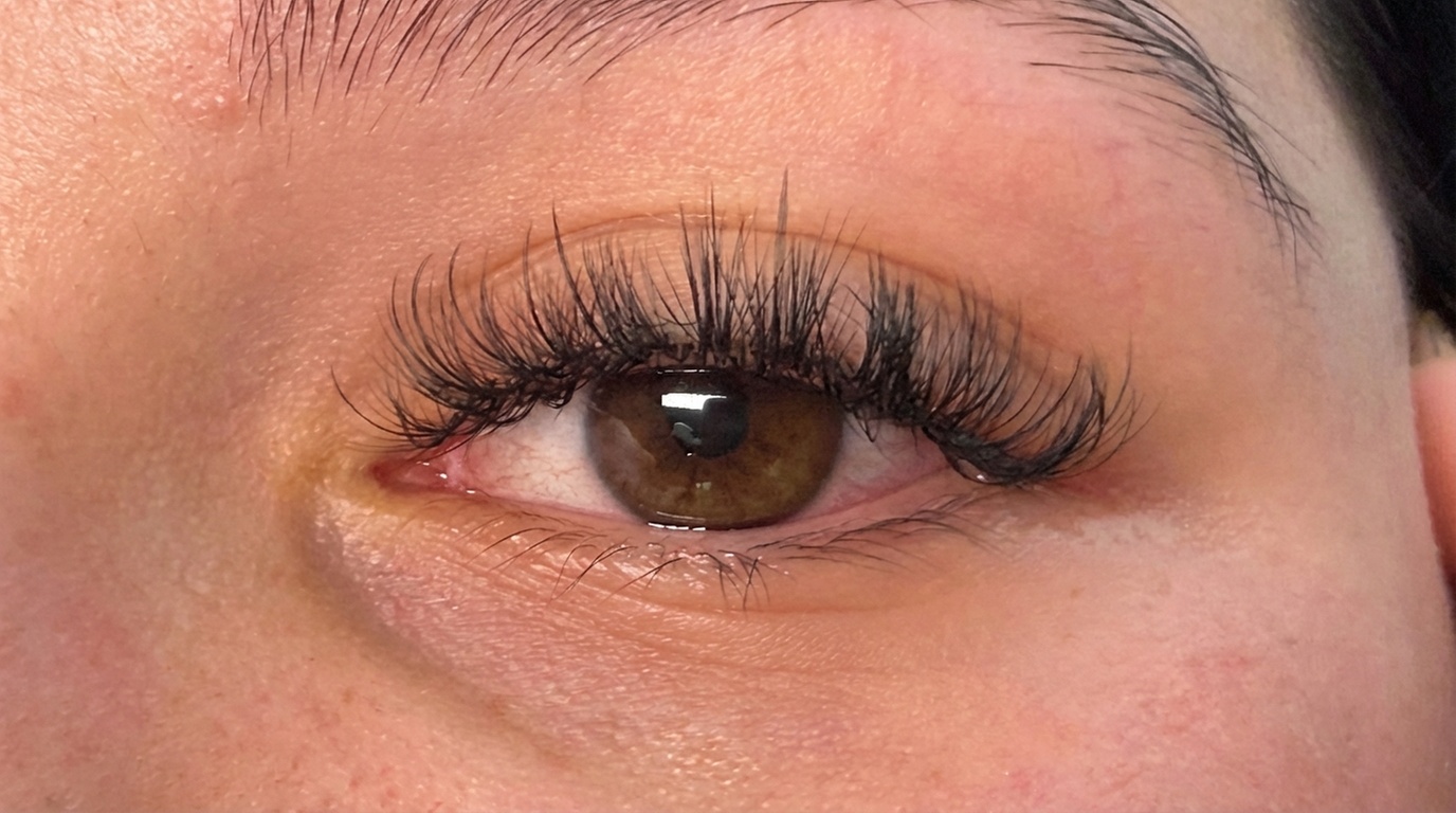 Wimpernextensions 1:1 Neuauflage, optional inkl. Refill für 1 Person