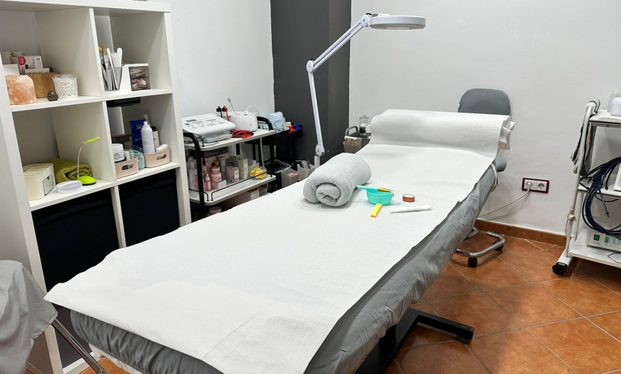 Image 2: Limpieza facial para 1 con opción a ultrasonidos y masajeador ocular