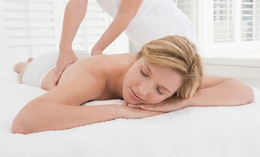 Image 2: 60 or 90 Min Swedish Massage with Aromatherapy, Hot Stones & Eye Mask