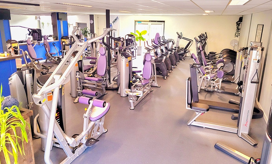 Image 5: Krachtige groepslessen voor een energiek en fit leven