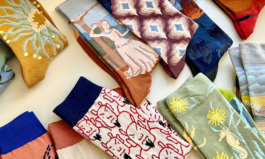Image 17: Four Pairs Monet-Inspired Women Novelty Crew Socks
