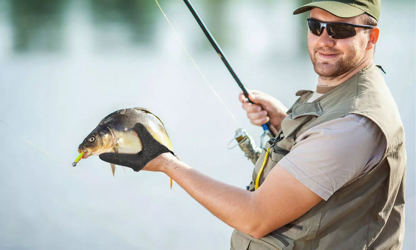 Magnetic Protect Hand Puncture Catching Fishing Glove Anti-Slip Fishing Gloves