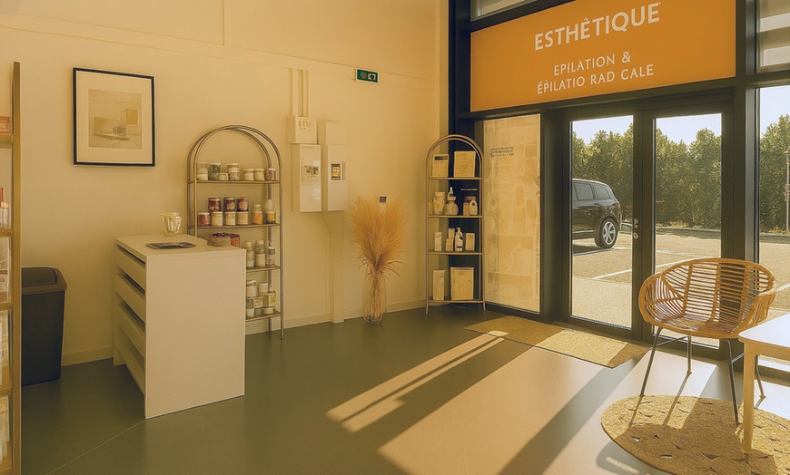 Image 3: Soin du visage pureté et modelage relaxant en option à Montélimar