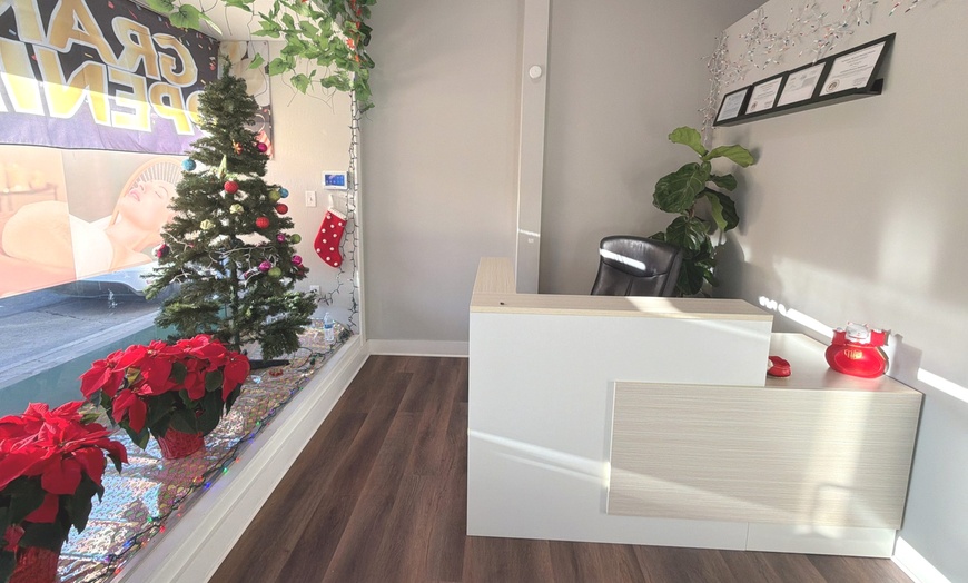 Image 2: VIP or Classic Head Spa for 1-2 w/Massage on Neck & Scalp + Hair Steam