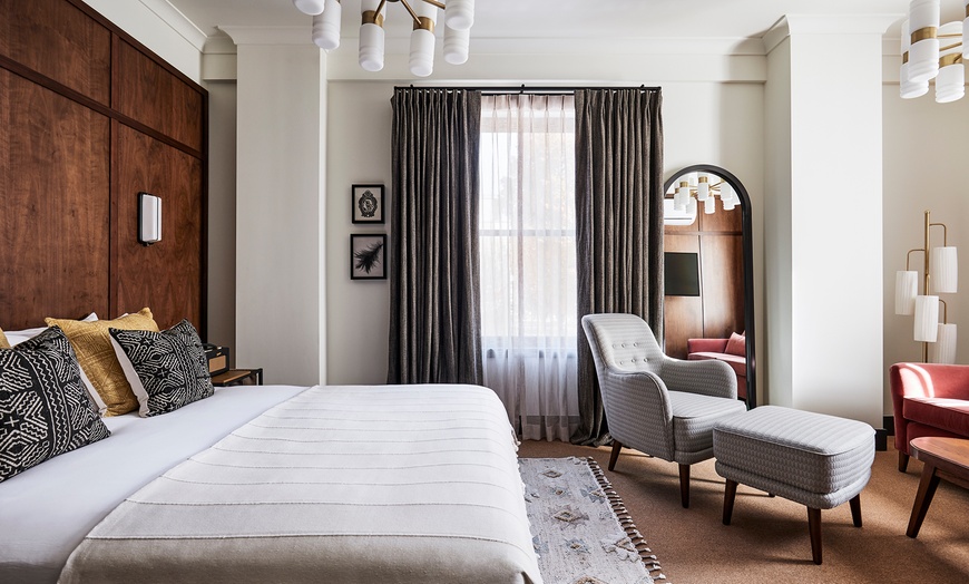 Image 4: 4* Stay in Oregon’s Historic Town With Curated Art & Mid-Century Charm