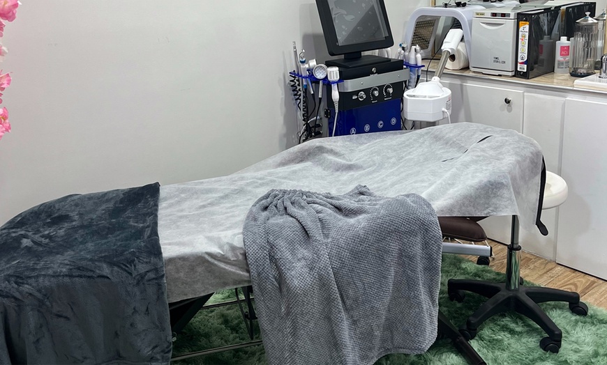 Image 1: Lifting Face Massage and Non-Invasive RF Lifting, Microdermabrasion