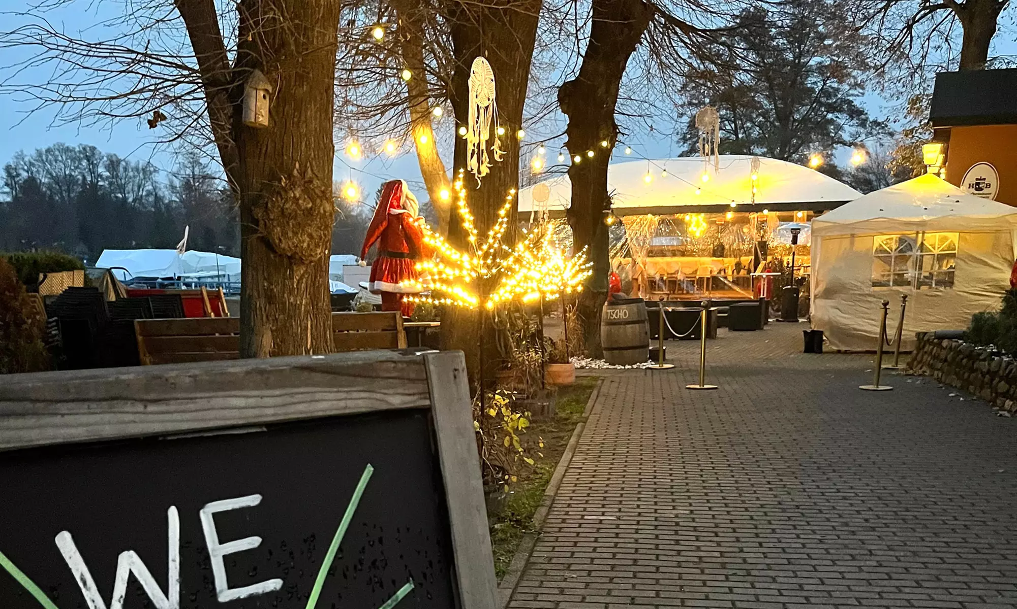 3 Std. Buffet inkl. Getränkeflat & DJ ROBSN Live für 1 bis 4 Personen