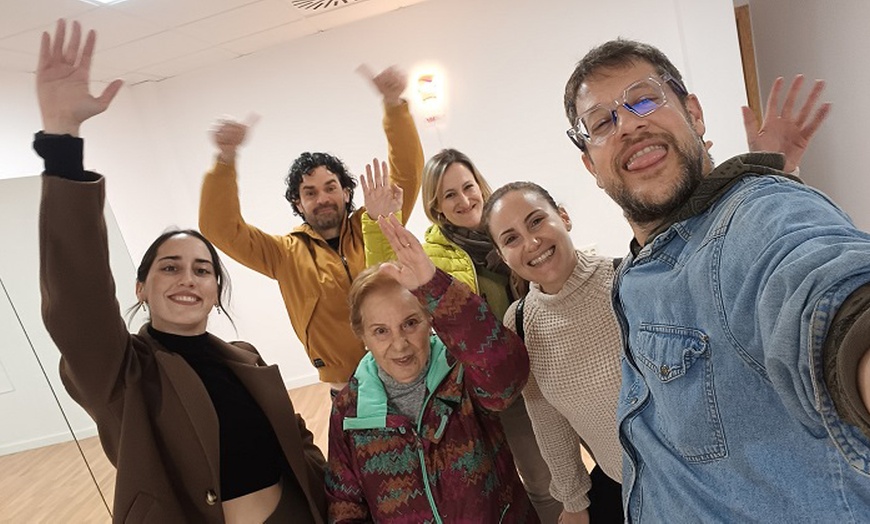 Image 16: 1 o 4 clases de teatro individual o clase privada grupal para 6 pax.