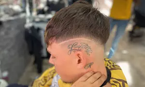 Exklusive Pflege: Waschen, schneiden & föhnen für Herren, opt. + Nassrasur & Maske für 1 Pers. (bis 40% sparen)