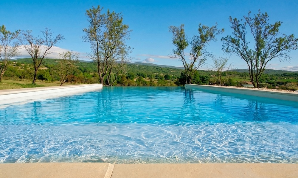 PACA : séjour en cabane, location de vélo, linge et vin