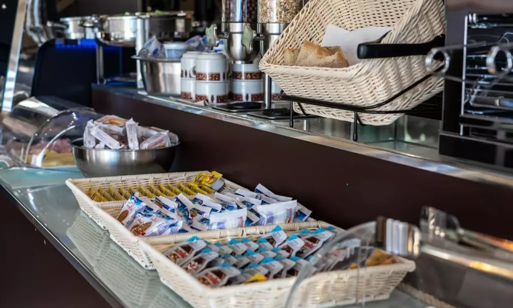 Spello: 1 o 2 notti in matrimoniale Standard con colazione, Spa e cena