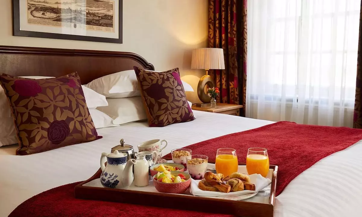 Chester: Standard Double Room with Bottle of Prosecco