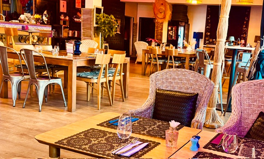 Image 2: Plat et dessert au choix pour 2 ou 4 personnes