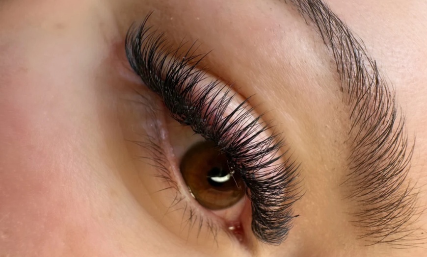 Image 5: Beauté du regard : découvrez les techniques de cils les plus tendance