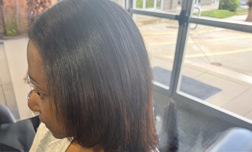 Image 2: Root Touch Up or Partial Highlights or One or Two Sessions of Blowout