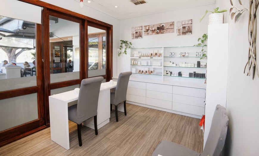 Image 3: 4D/5D HIFU on Choice of Areas - Up to 90% Off 