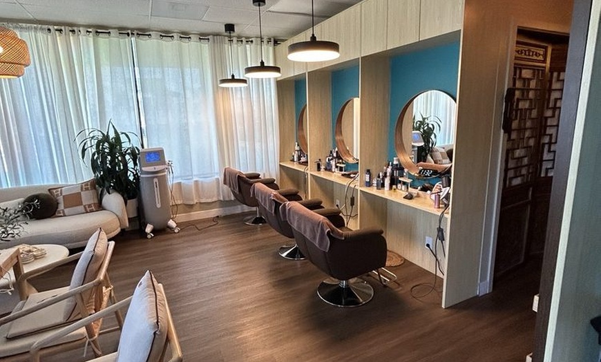 Image 2: Rejuvenating Headspa & Scalp Treatments for One & Couples Mon-Th Only