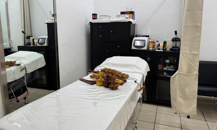 Image 5: Masaje relajante o drenante linfático de 30, 45 o 60 minutos