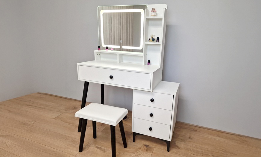 Image 2: Kosy Koala Vanity Set with LED Mirror