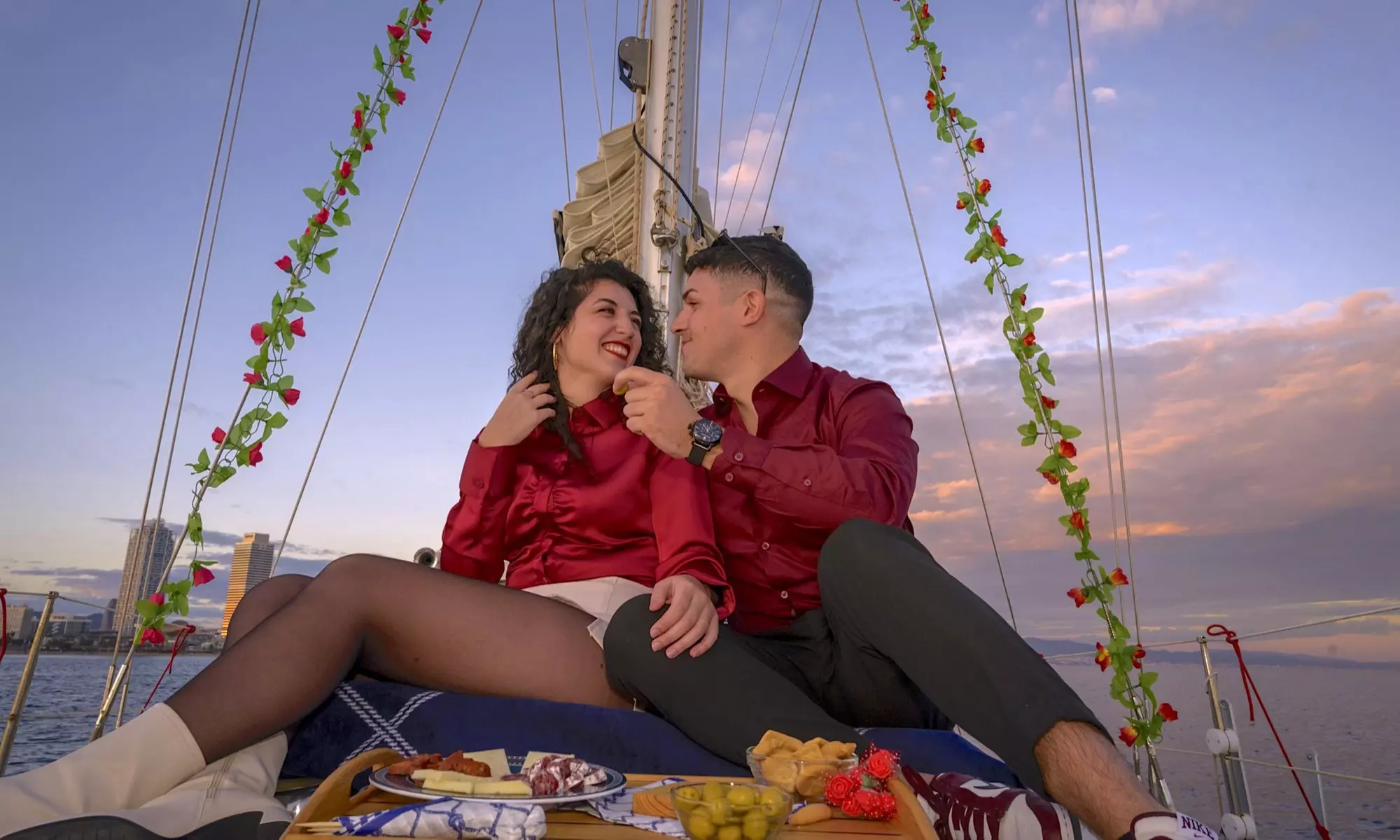 Paseo en velero en grupo o privado con bebidas y picoteo para 1-4 pax.