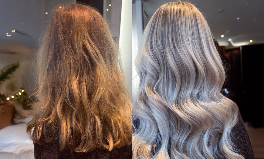 Image 8: Haarschnitt opt. mit Ansatz färben, Koloration, Ombre, Dauerwelle uvm.