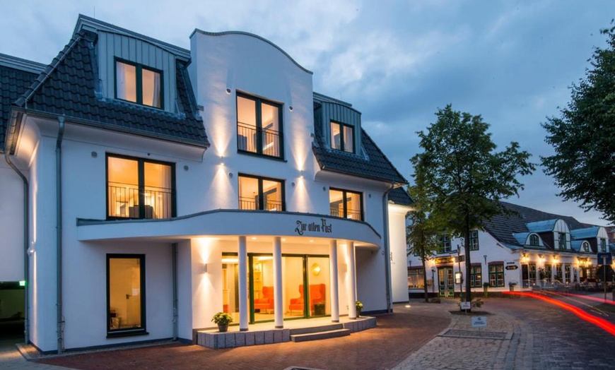 Image 1: Büsum: 2 oder 3 Nächte inkl. Frühstück, 1x 2-Gänge-Menü & Schwimmbad