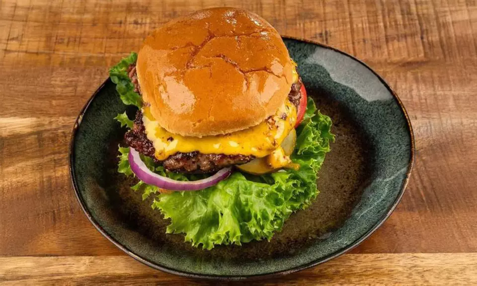 Burger nach Wahl inkl. Pommes für 1, 2 oder 4 Personen