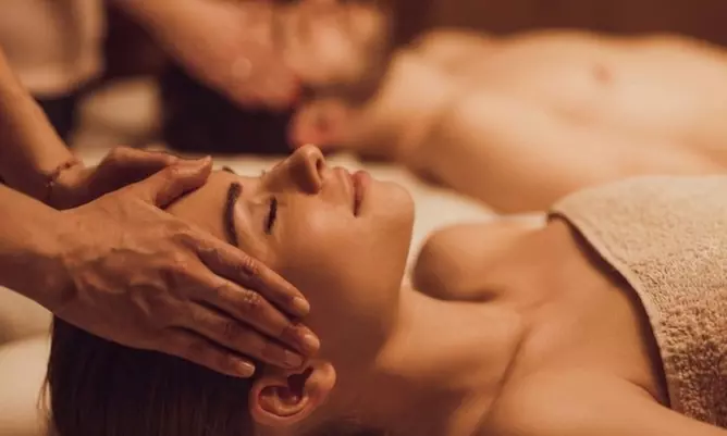 Para dos personas: masaje cuerpo completo dúo o ritual capilar Luma Essencial 60 minutos o Luma Intense 80 minutos - Primary Image