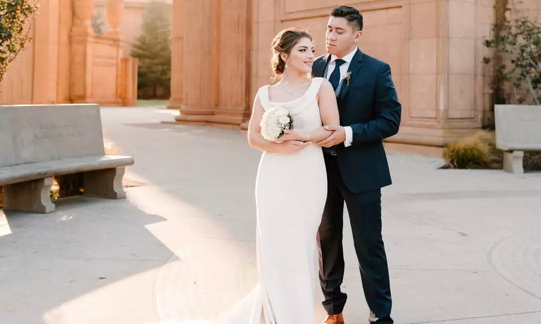 Create Timeless Memories: 1–2 Hour Solo or Couples Photo Sessions