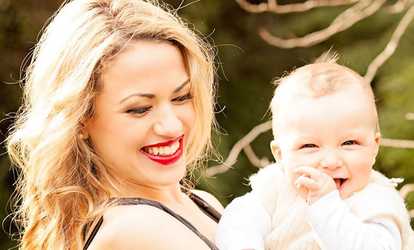 One-Hour Photoshoot for Up to Six