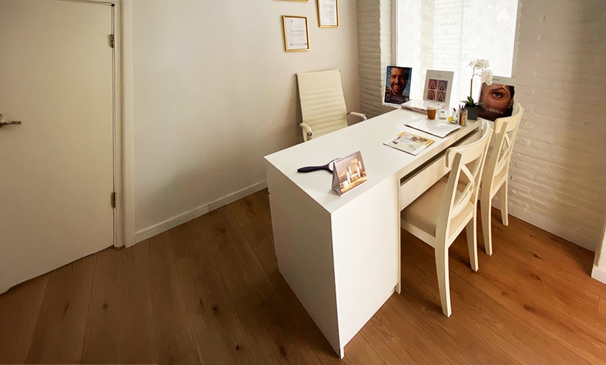 Image 5: 1 o 2 sesiones de exosomas con dermapen en rostro completo y limpieza 