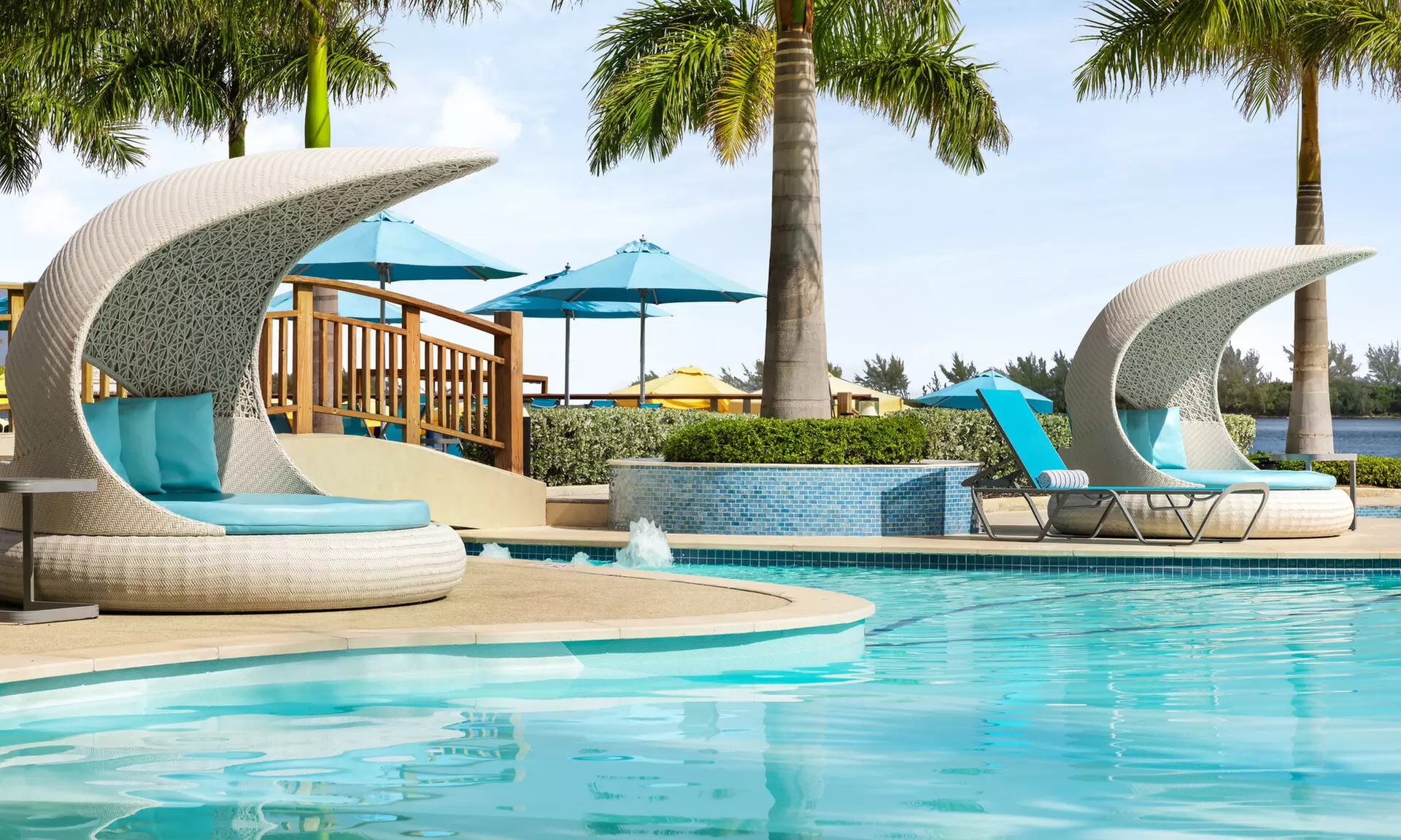 Oceanfront escape near shopping, dining, and cruise port