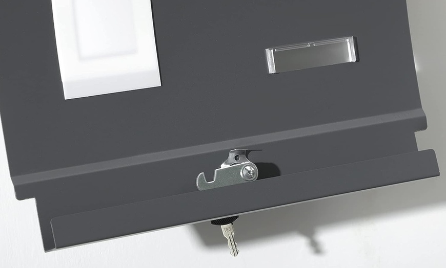 Image 3: HomCom Wall-Mounted Lockable Letter Box