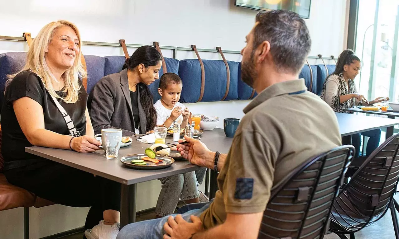Frühstücksbuffet inkl. 1 Glas Sekt für 2 oder 4 Personen