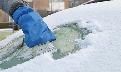 1 o 2 raschietti per brina e ghiaccio, dotati di protezione per la mano, disponibile in 2 colori